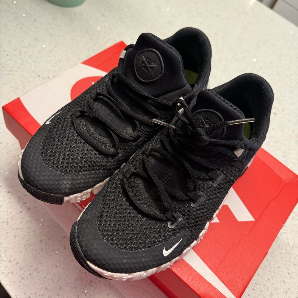 Nike Metcons USED women’s Sz 8.5